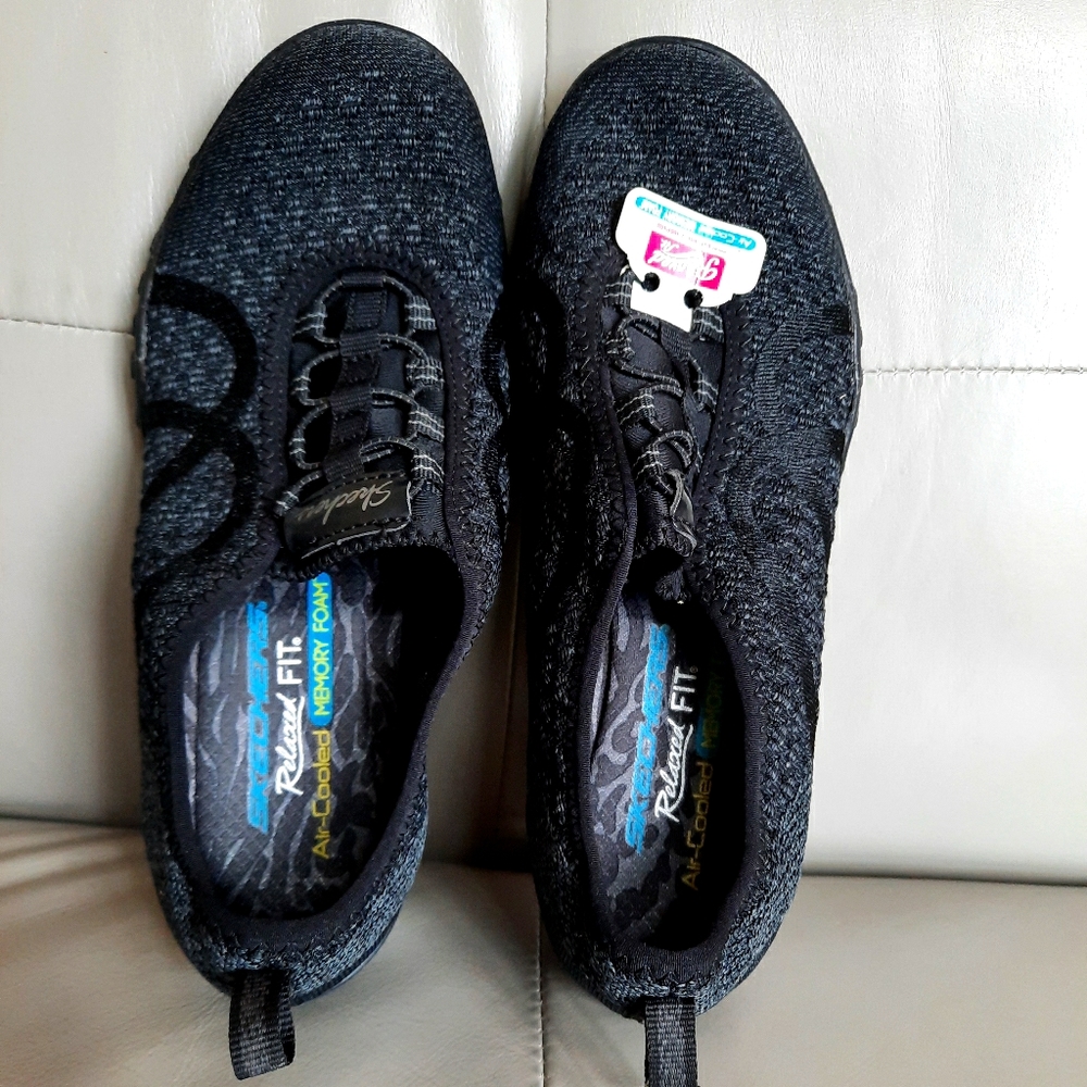 Skechers Relaxed Fit Air-Cooled Memory Foam US 6